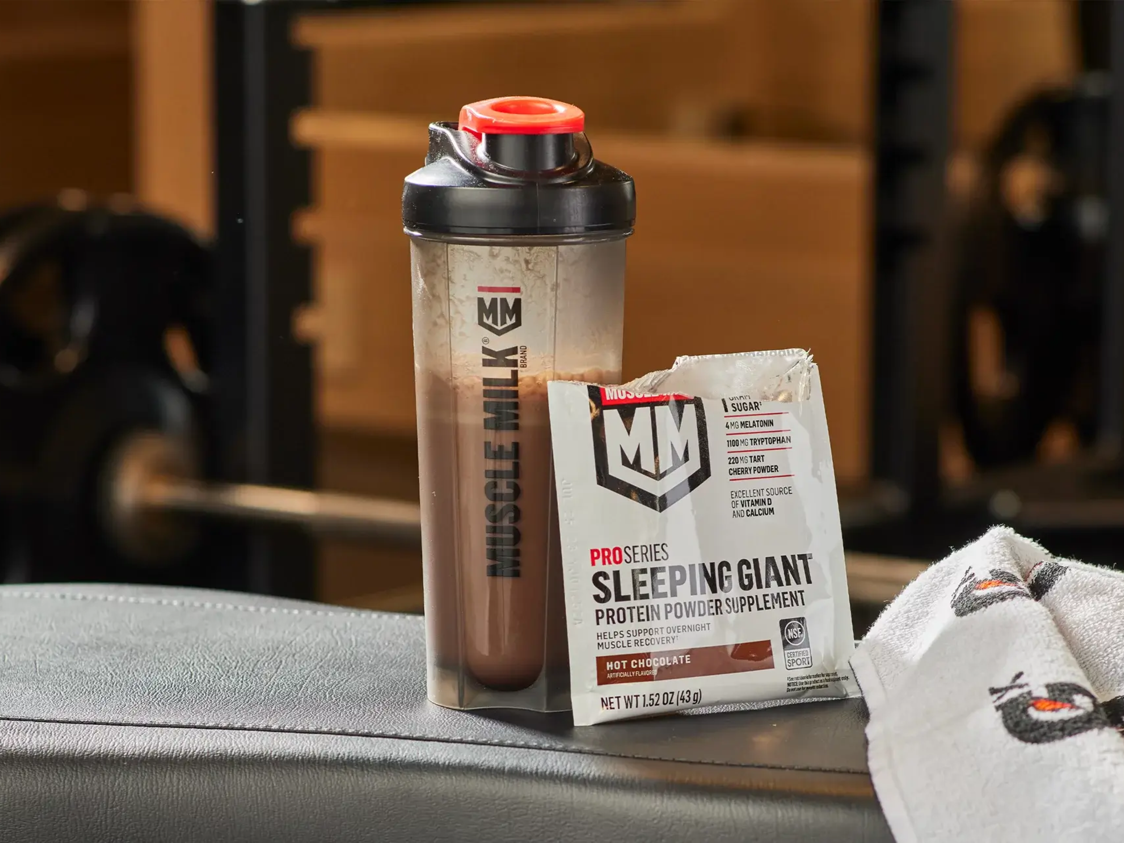 Muscle Milk Shaker Bottle 24 oz, mixing ball included - Image 2