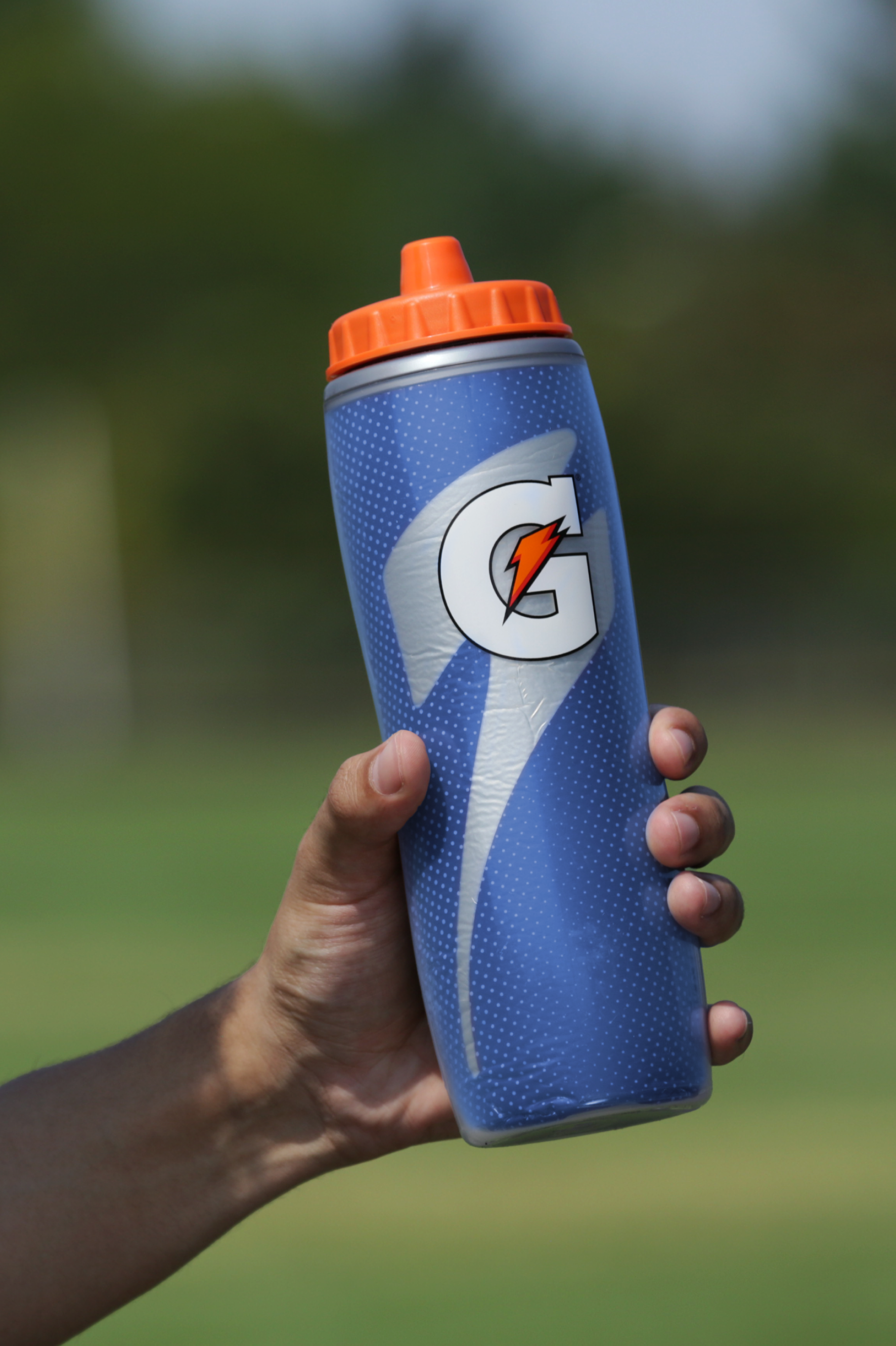 Insulated Squeeze Water Bottle 30 oz, keeps drinks colder - Image 3