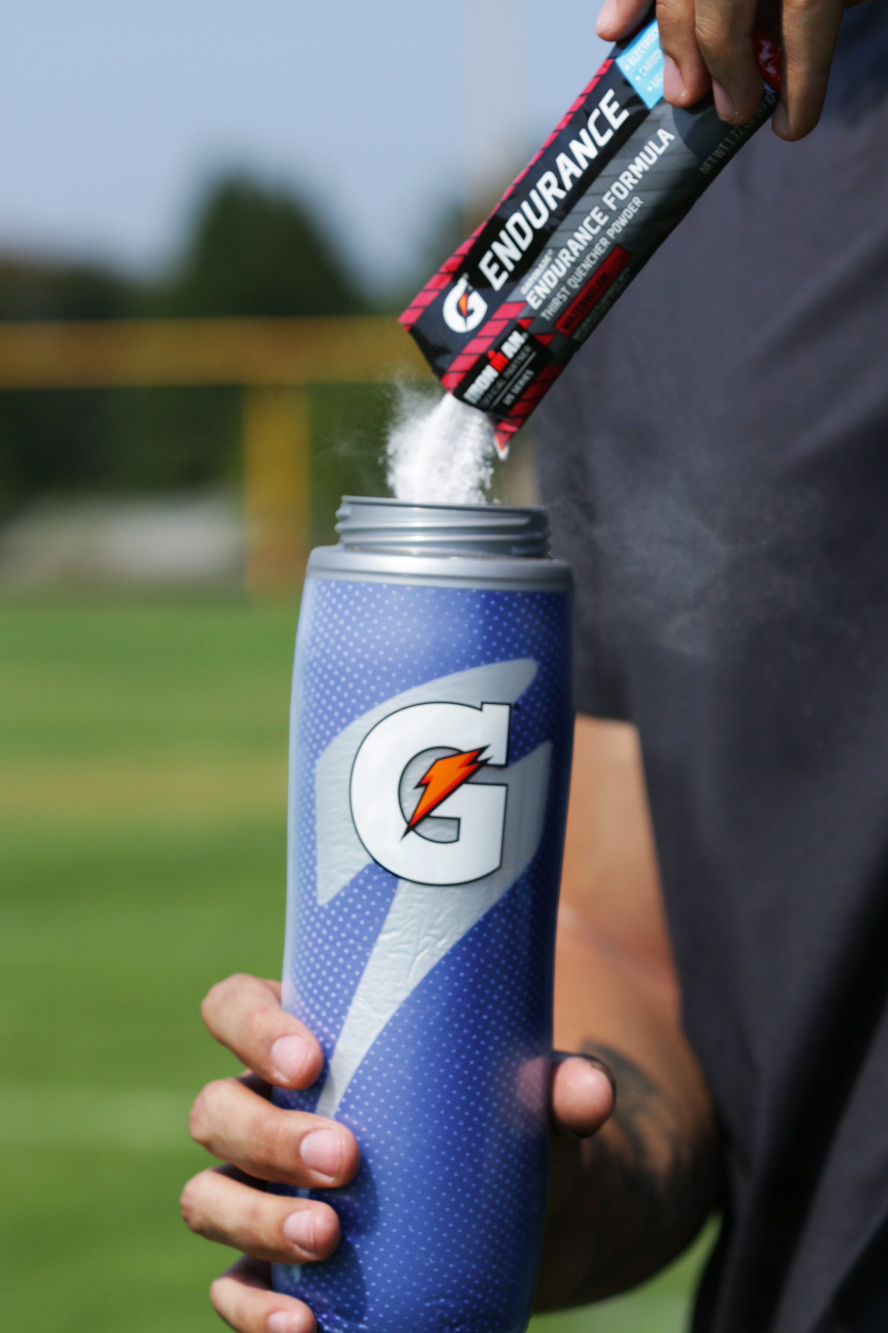 Insulated Squeeze Water Bottle 30 oz, keeps drinks colder - Image 5